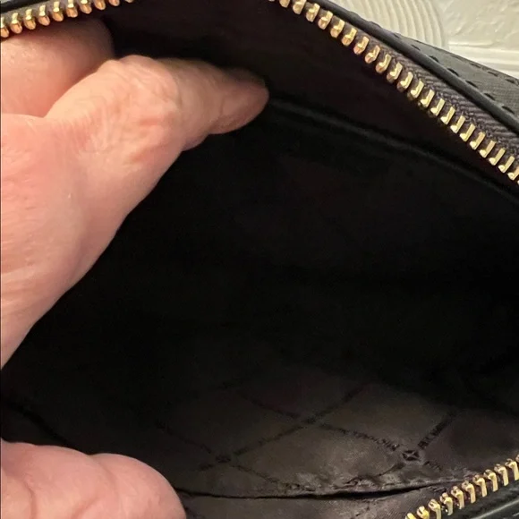 MICHAEL KORS BLACK JET SETTER CROSSBODY BAG with FRONT ZIP COMPARTMENT AND CHAIN - Picture 9 of 11